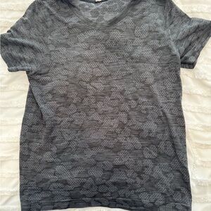 lululemon athletica Gray Short Sleeve Tee